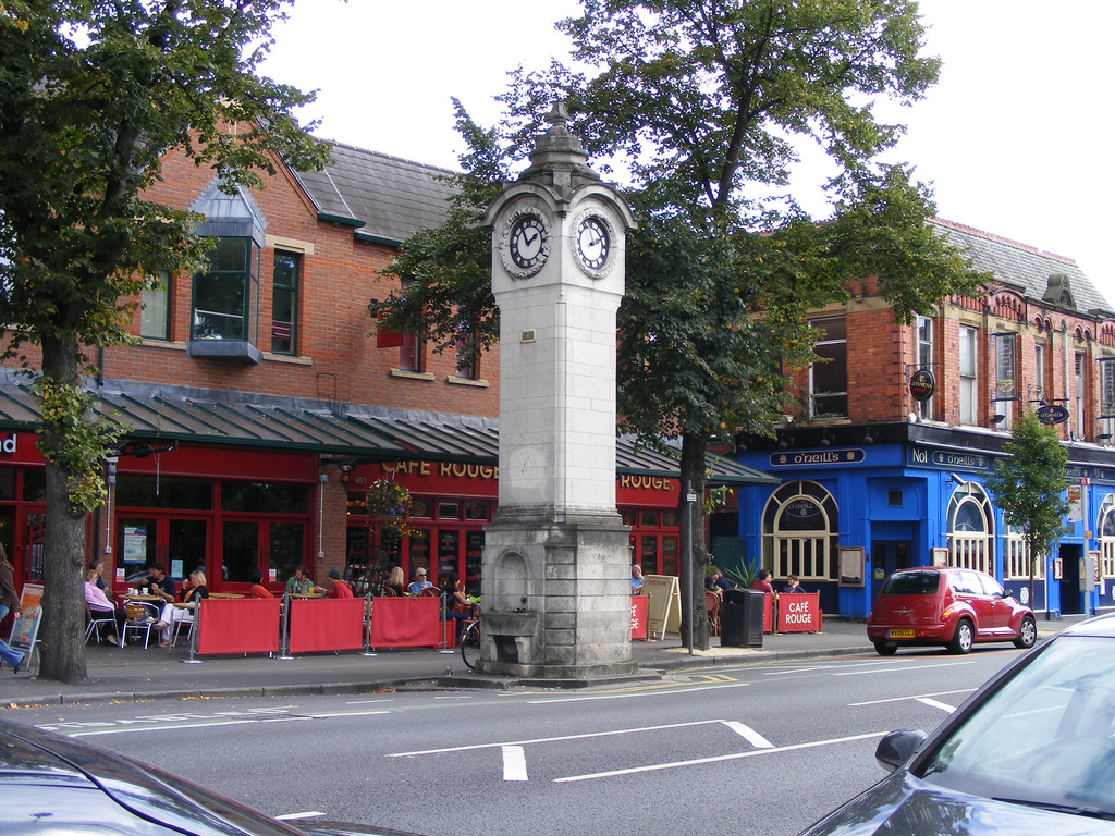Didsbury, By Coradia1000 - https://www.flickr.com/photos/salford_ian/2365011756/, CC BY 2.0, https://commons.wikimedia.org/w/index.php?curid=7254542