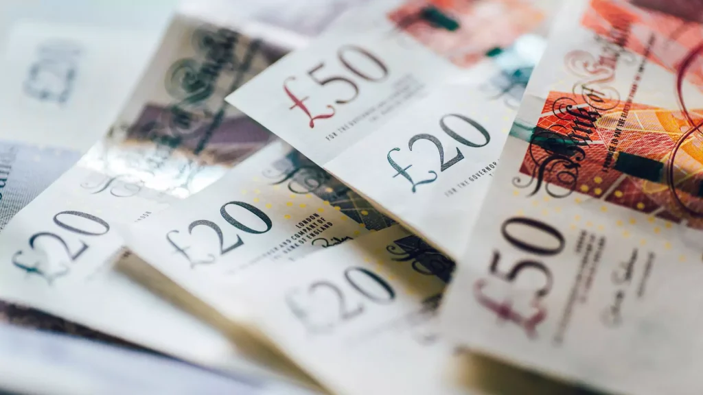 How much is the mortgage deposit in the UK?