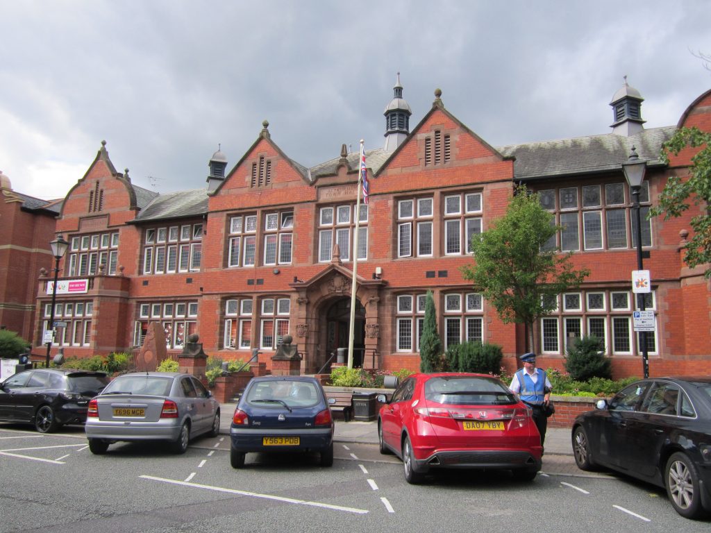 Altrincham, By Rept0n1x - Own work, CC BY-SA 3.0, https://commons.wikimedia.org/w/index.php?curid=28224315