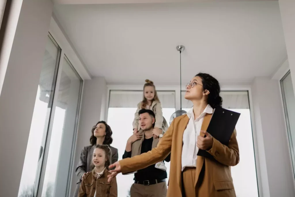 Is it worth to Use estate agency services?